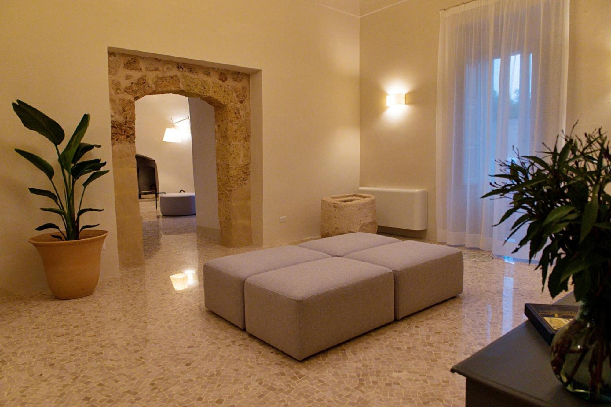 Palazzo Pati Hotel Tiggiano Exterior foto